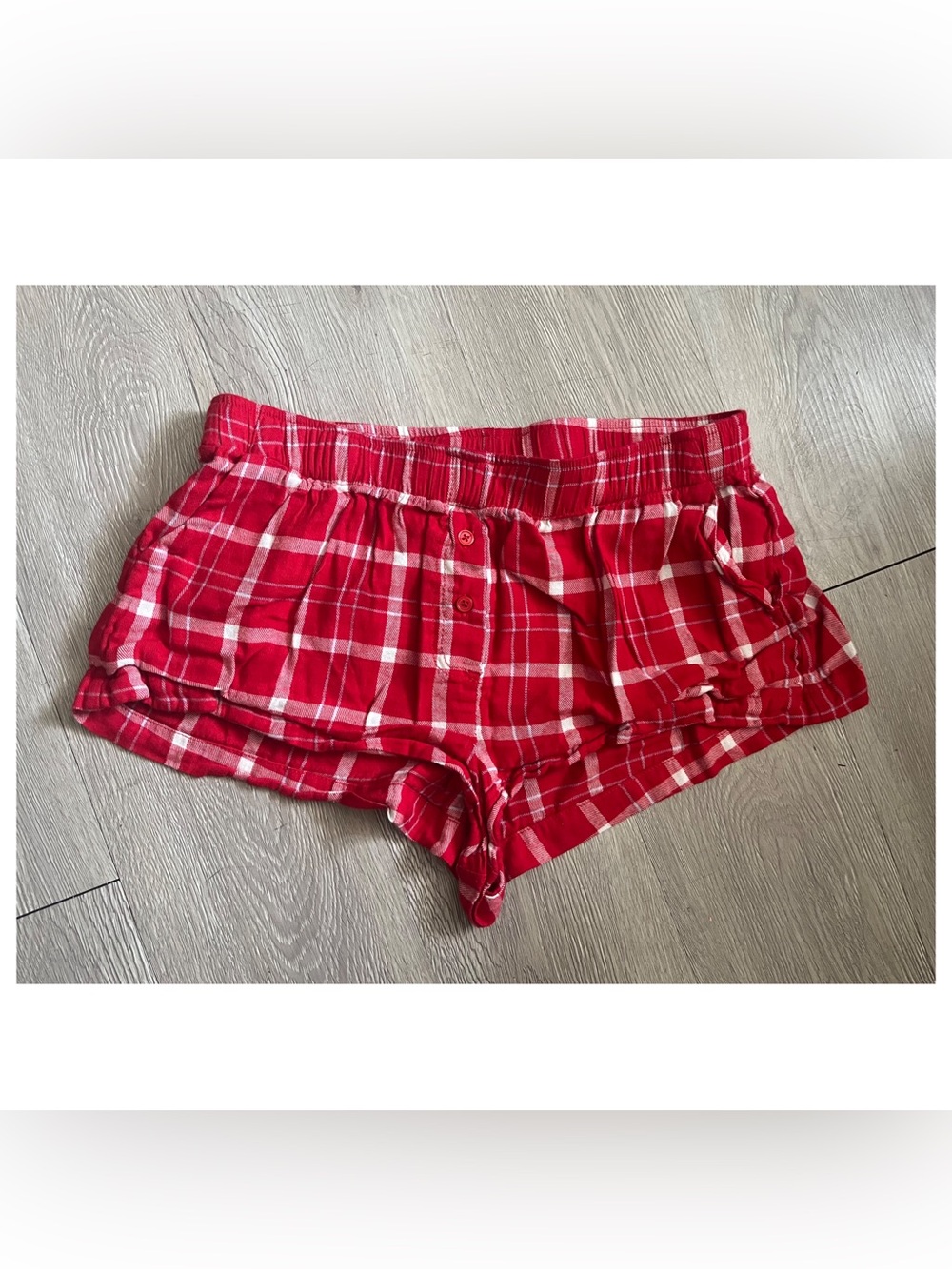 Florence white and red plaid shorts size S